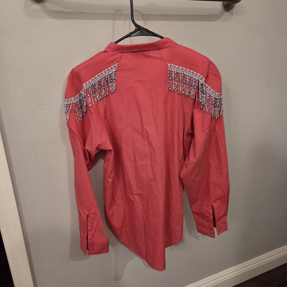 vintage red Wrangler Western-style shirt featuring beaded fringe on the shoulder - Picture 4 of 5